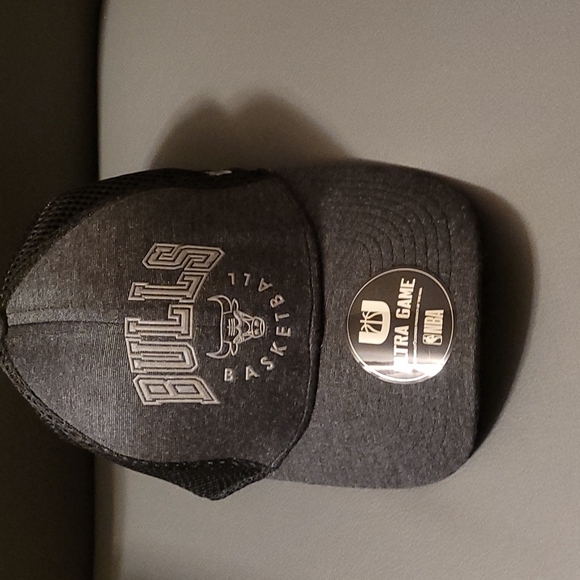 NBA Other - 💕❌️SOLD❌Ultra Game Chicago Bulls NBA Basketball Mens Reflective Cap Hat Black O